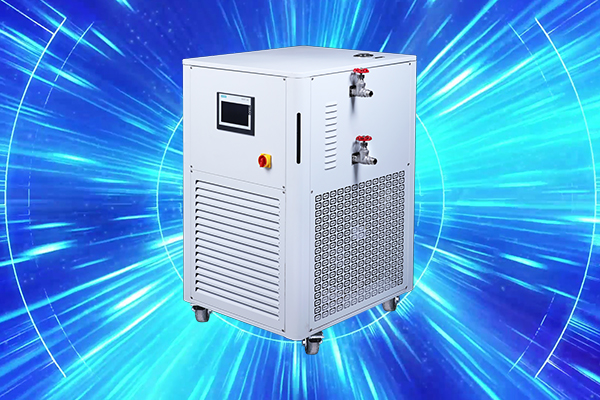 小型高低溫循環(huán)一體機的導熱油詳細介紹 小型高低溫循環(huán)一體機的導熱油詳細介紹