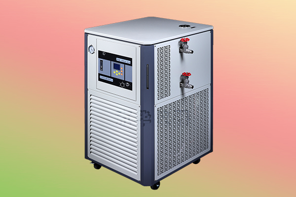 大型冷熱一體機(jī)是如何實(shí)現(xiàn)壓力調(diào)節(jié) 大型冷熱一體機(jī)是如何實(shí)現(xiàn)壓力調(diào)節(jié)